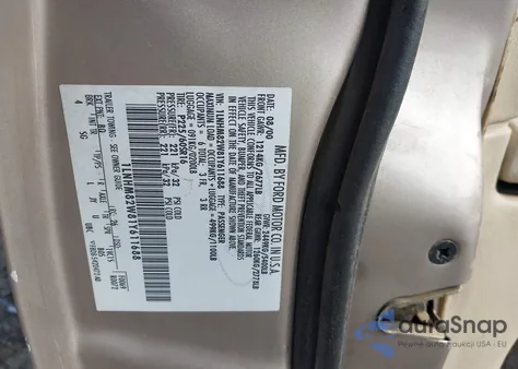 2001 Lincoln Town Car Signature from USA, damaged, VIN 1LNHM82W81Y611688